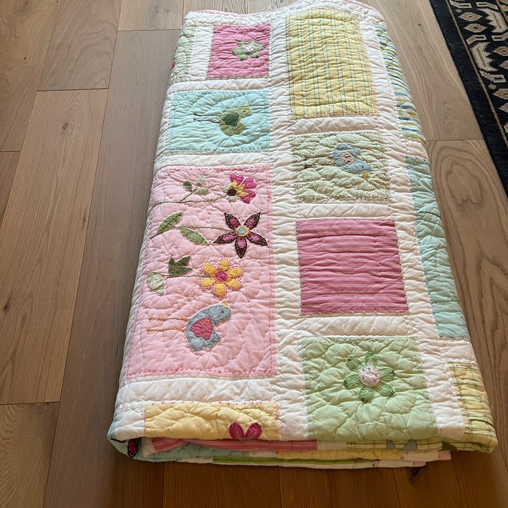 Pottery Barn vintage Kids embroidered Patchwork Quilt daisy garden birds floral - Picture 8 of 11